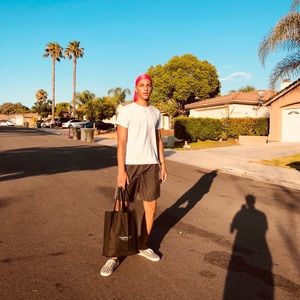 Meet your Posher, Christian